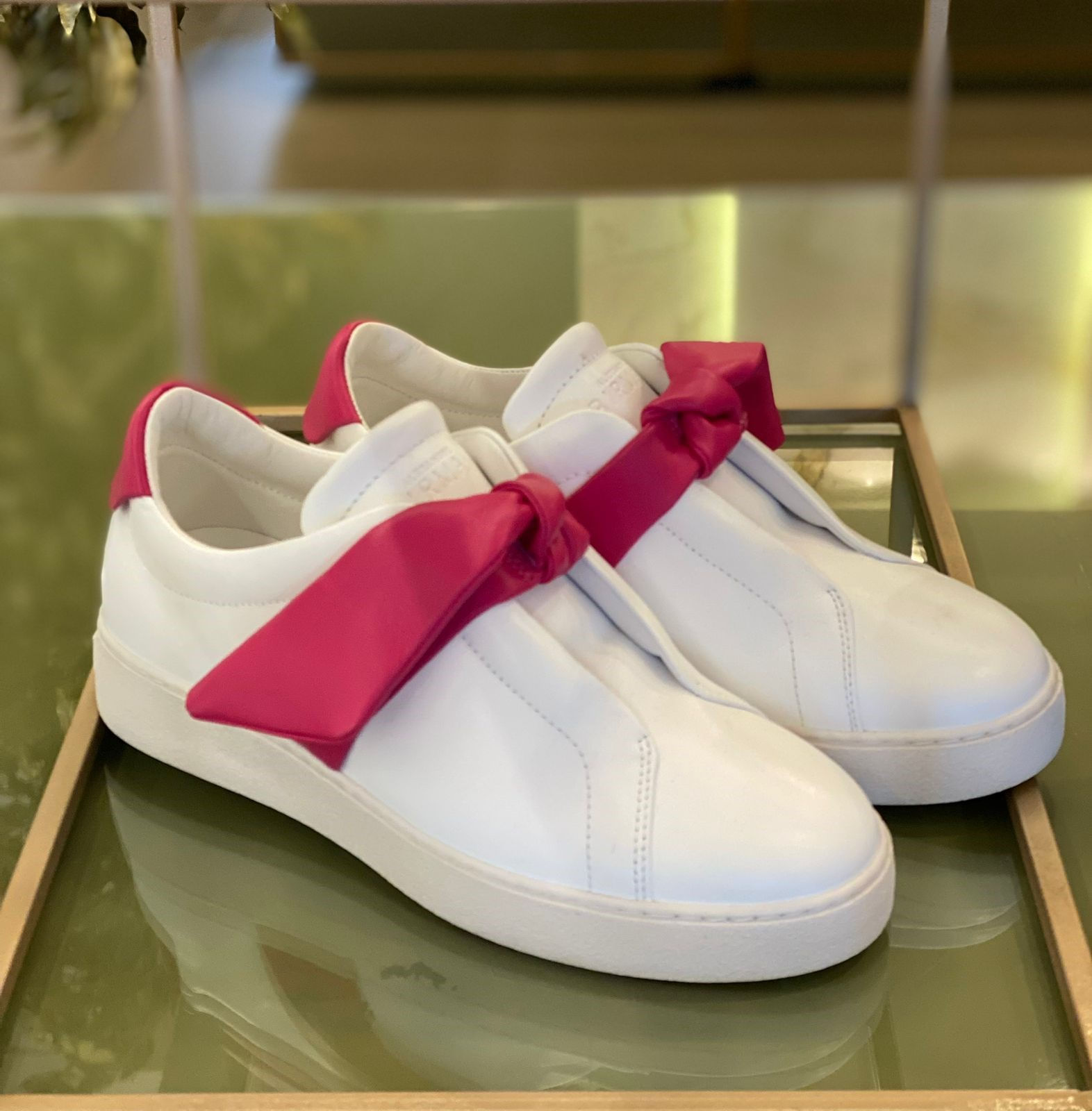 Imagem da variante: Asymmetric Clarita Sneaker Leather Pink Alexandre Birman NAPPA SOFT - WHITE/FLUO - 35