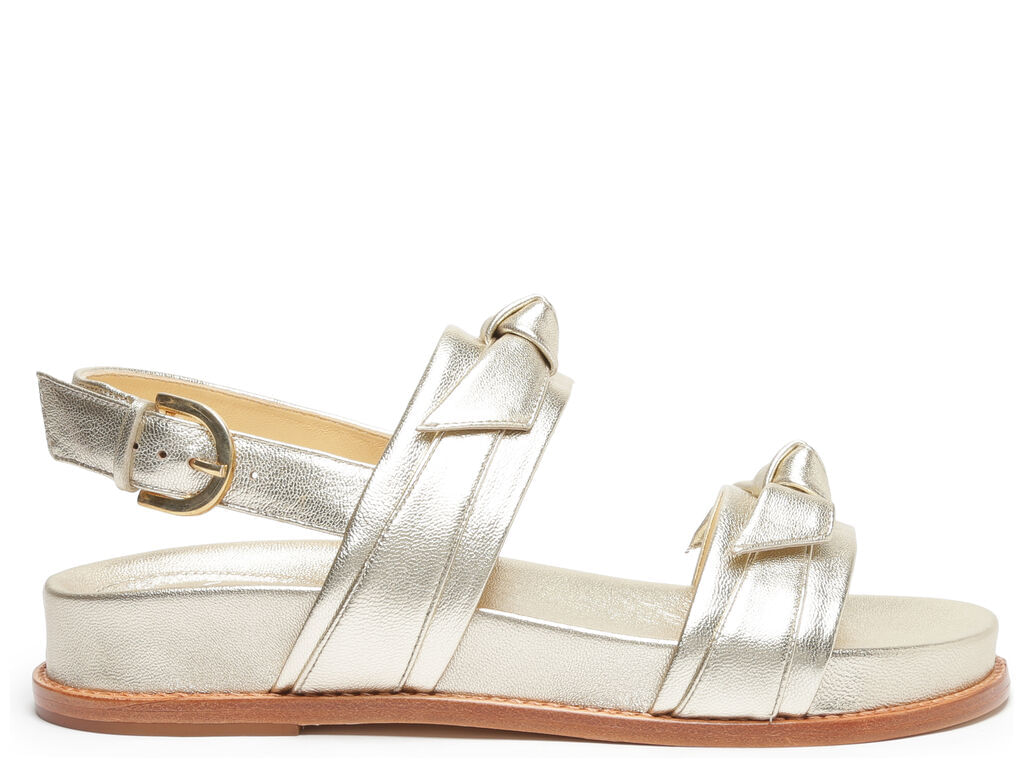 clarita sport sandal em kid soft metal golden com tira de afivelar- solado e vira em couro-§material: couro§cor: metalizado§salto: 3-5cm§ alexandre bi-1