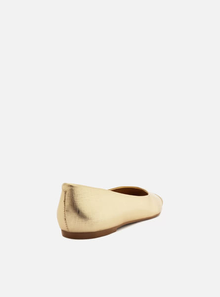 sapatilha dourada cap toe bico quadrado a11525 arezzo-4