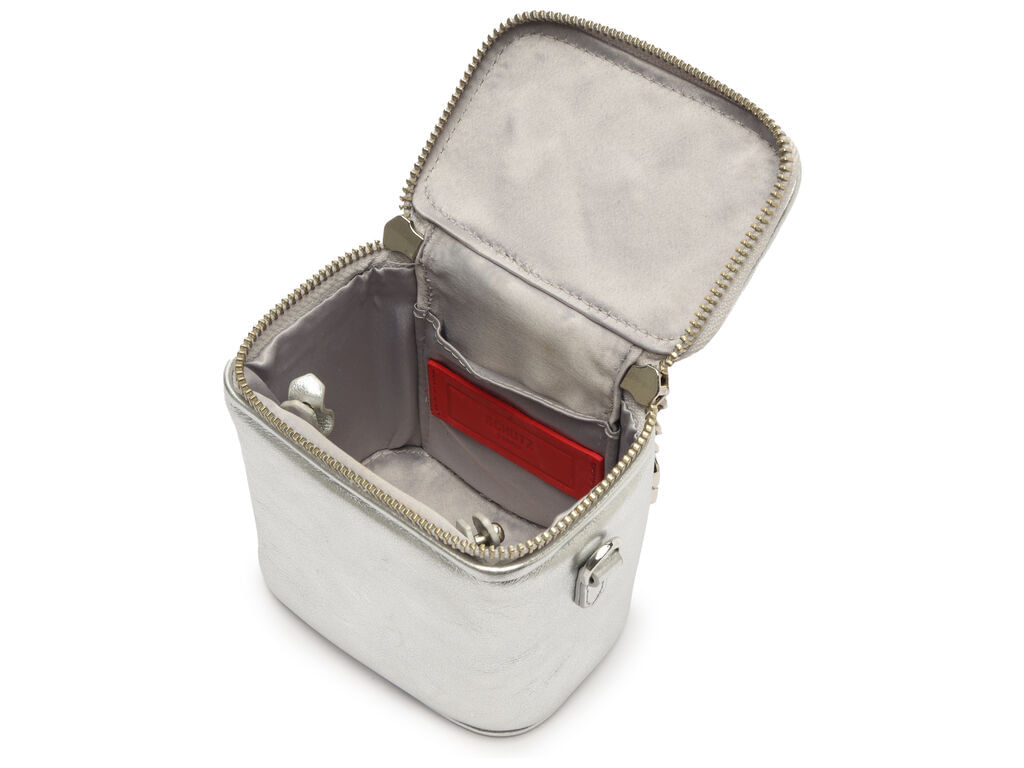 bolsa schutz tiracolo pequena boxy couro prata s50018-3