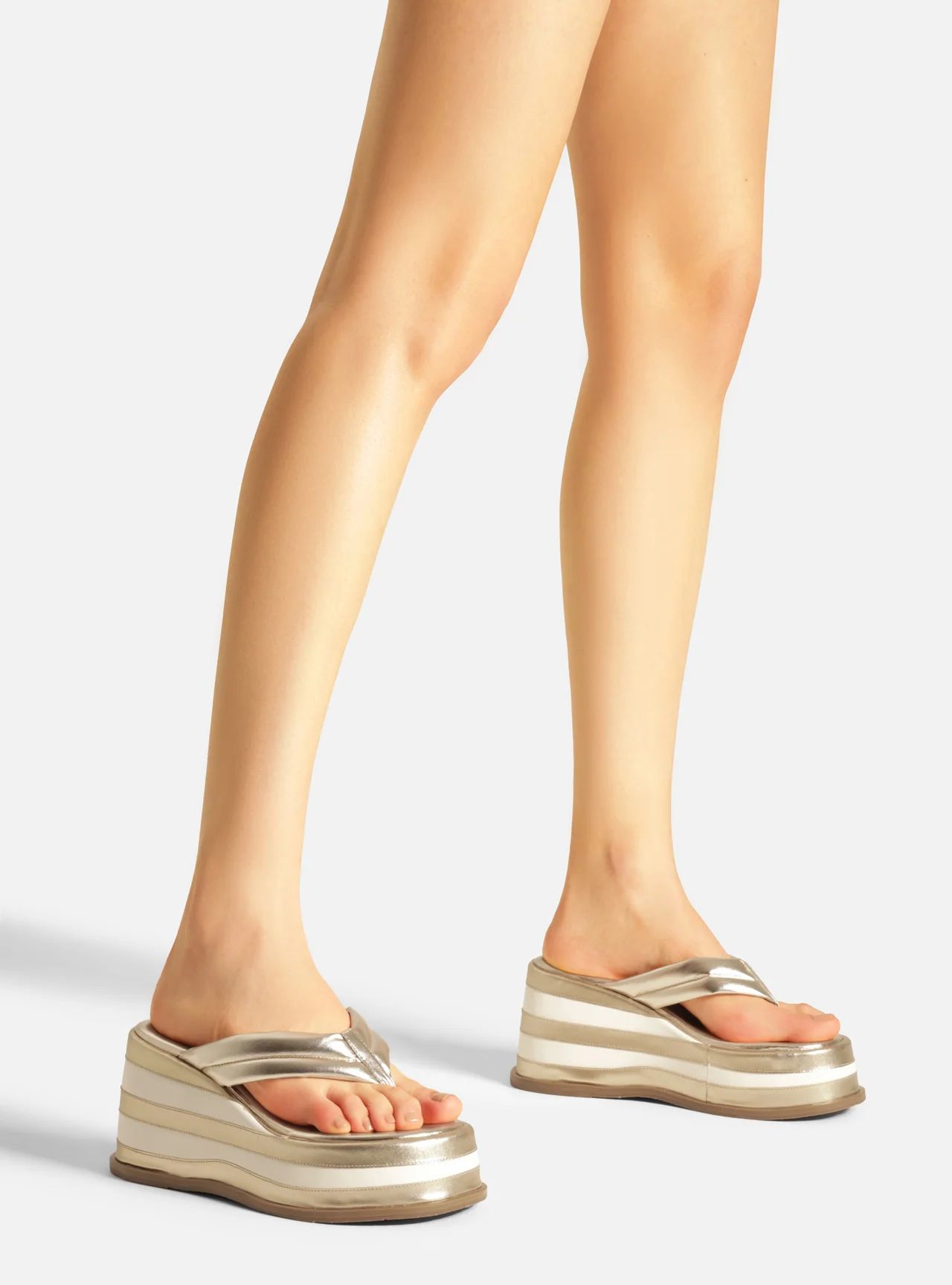 tamanco arezzo dourada couro plataforma flip flop 13508-2