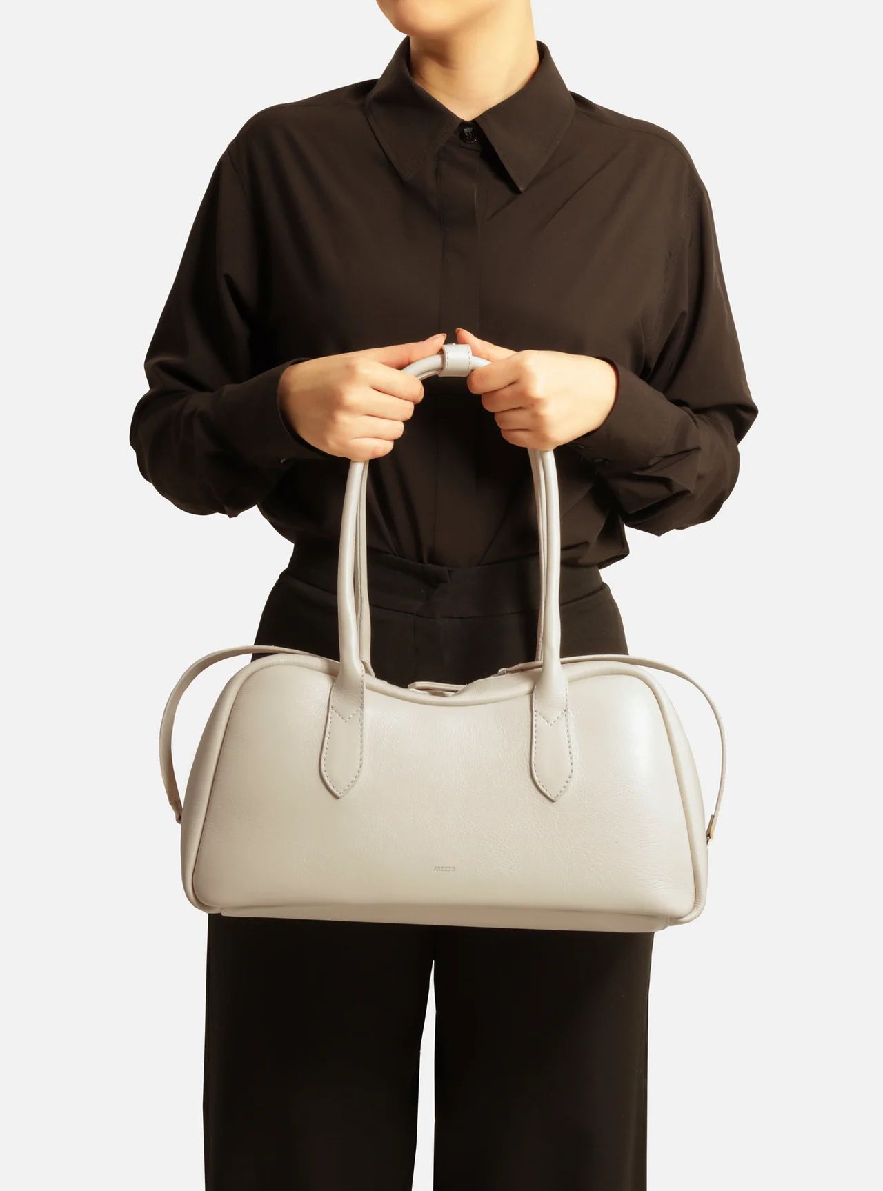 bolsa arezzo bowling off-white couro grande ziper duplo-2