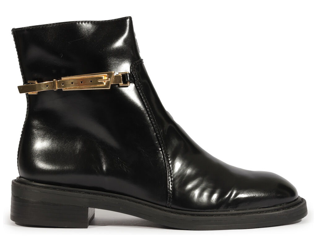 bota schutz cano baixo couro preto enfeite metal-1