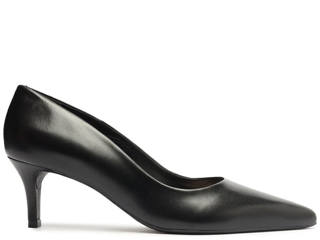 scarpin arezzo preto couro salto baixo fino bico fino 1190-1