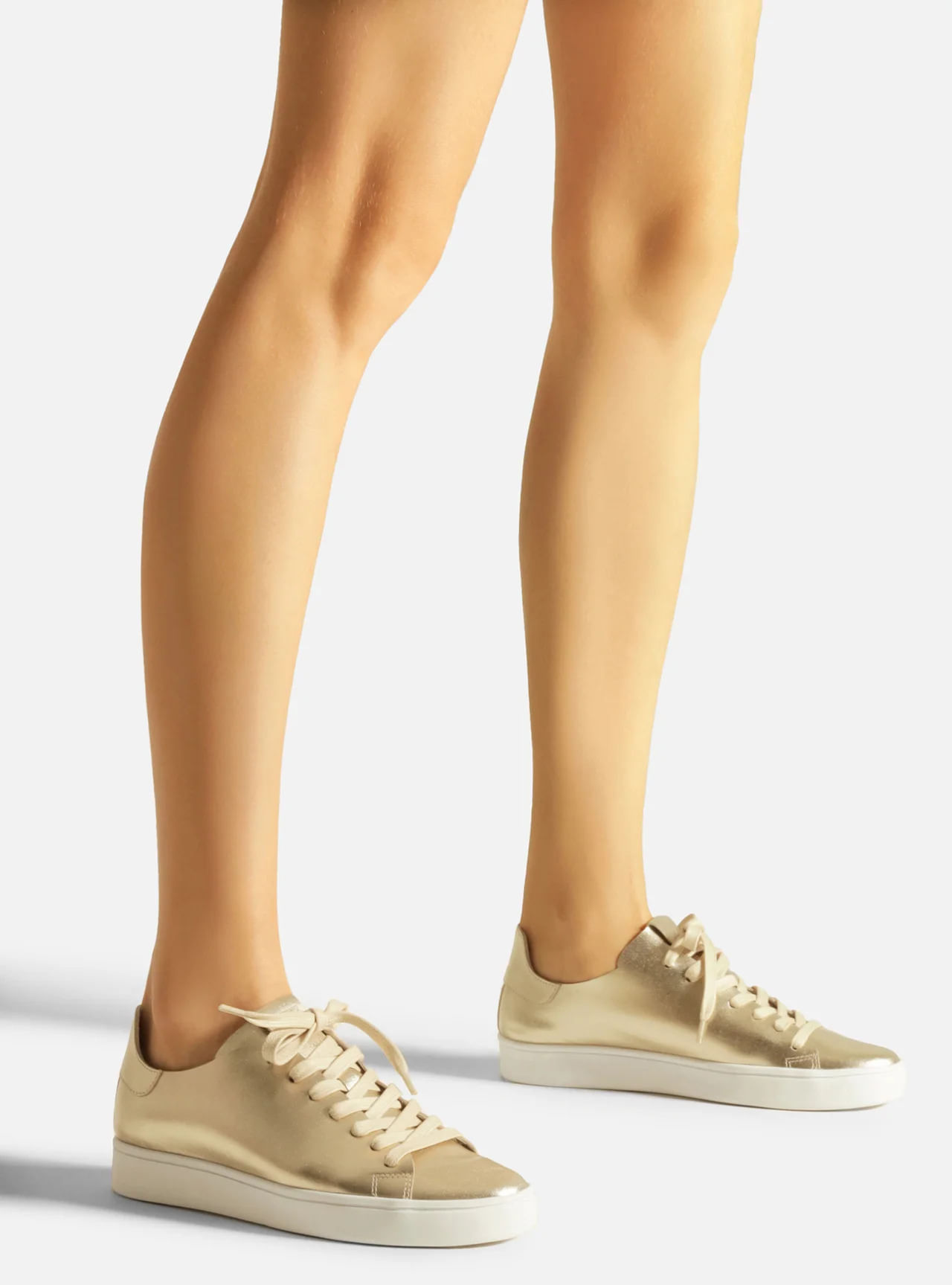 tenis arezzo dourado couro cadarco casual-2