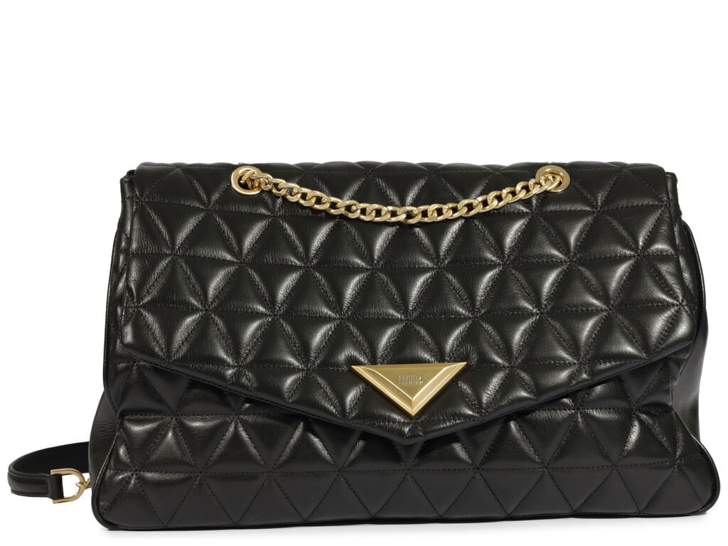 bolsa schutz couro preta grande quilted corrente dourada detalhe triangular-1