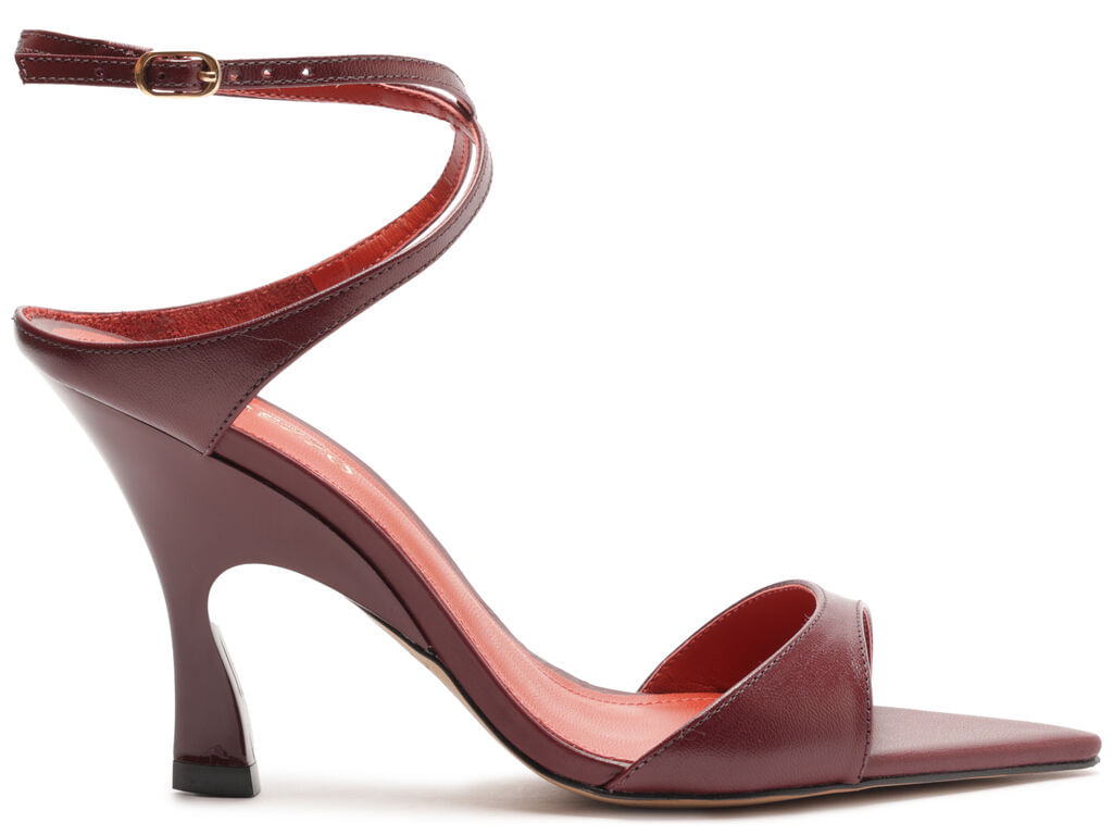 Imagem da variante: Sandália Arezzo Bordô Couro Salto Alto Bico Folha NAPPA CAPRA - FRESH RUBY - 33