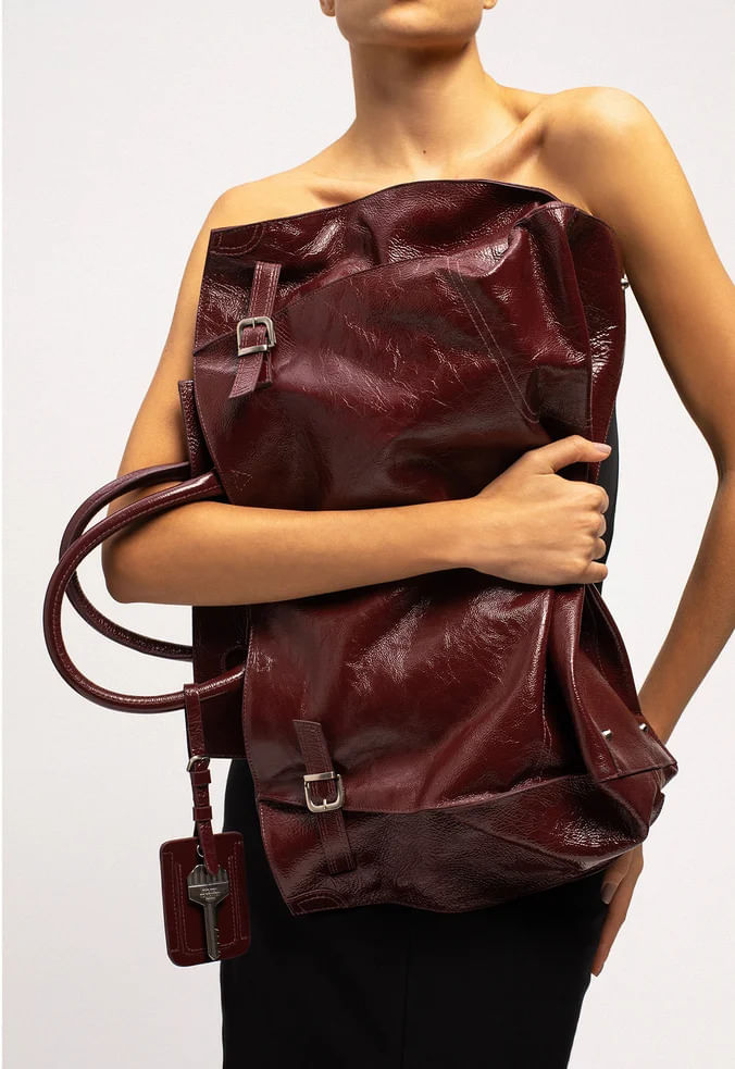 bolsa schutz tote heaven couro verniz vinho media-2