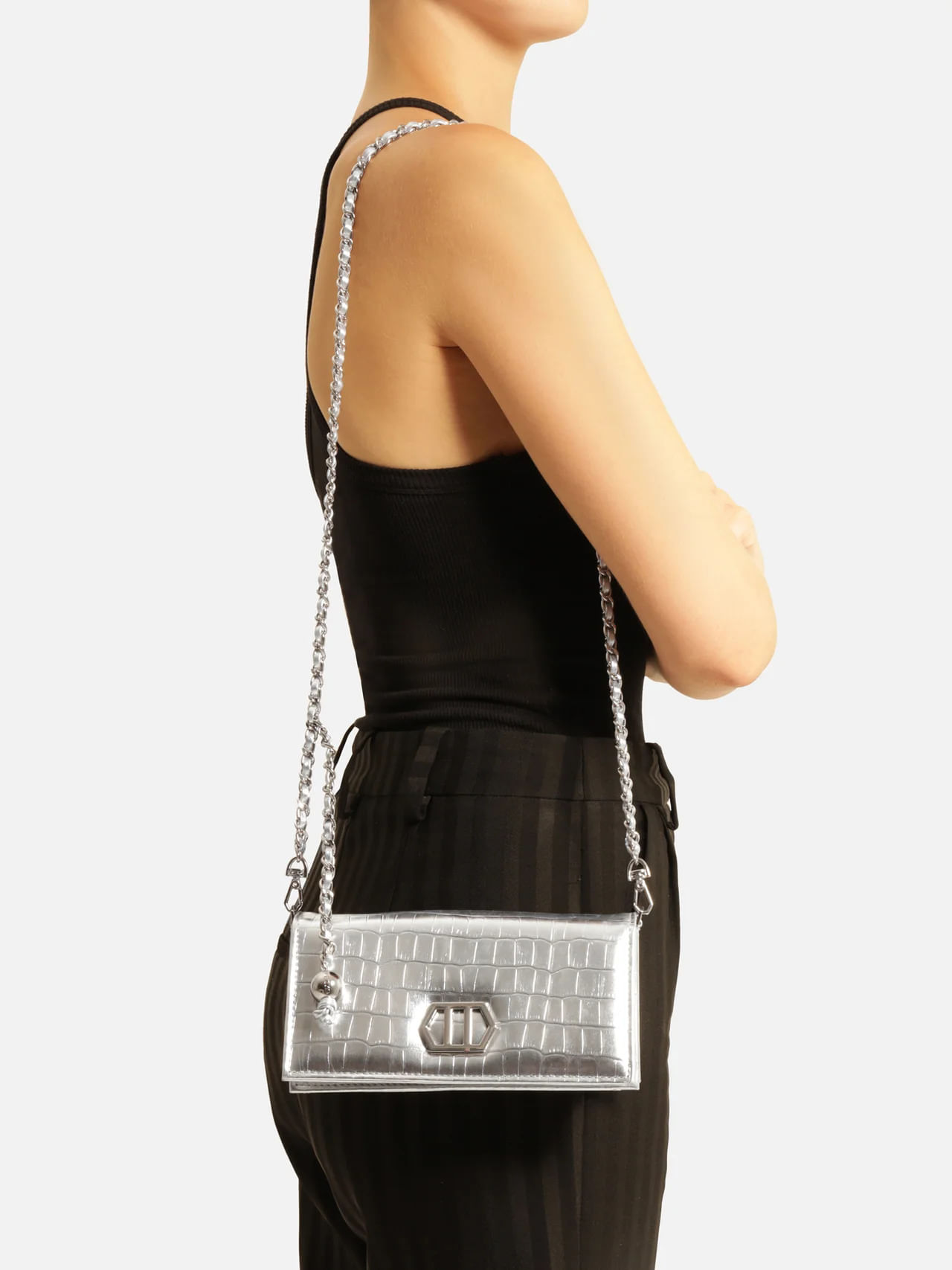 bolsa arezzo clutch prata couro croco pequena metal-2