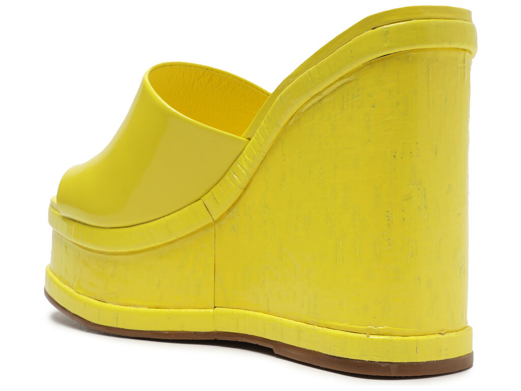 sandalia amarela verniz plataforma gia arezzo-3